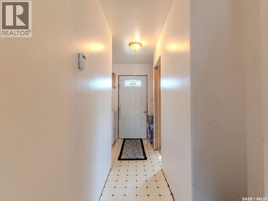 90 2Nd Street, Osler, SK - Indoor Photo Showing Other Room