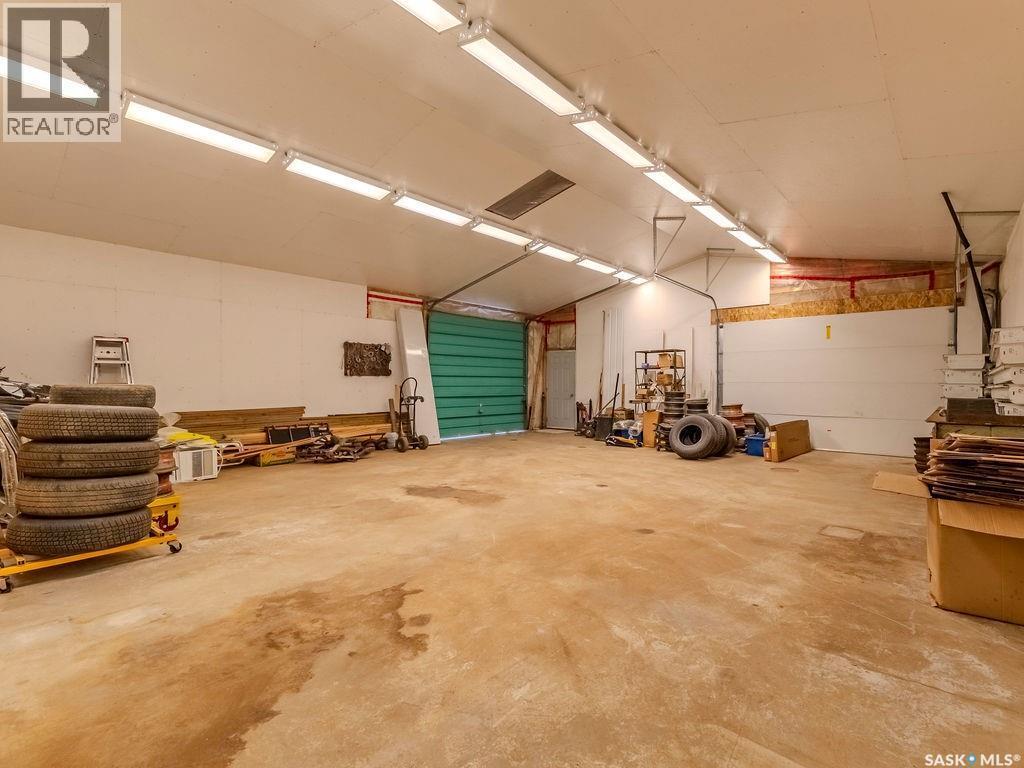 90 2Nd Street, Osler, SK - Indoor Photo Showing Garage