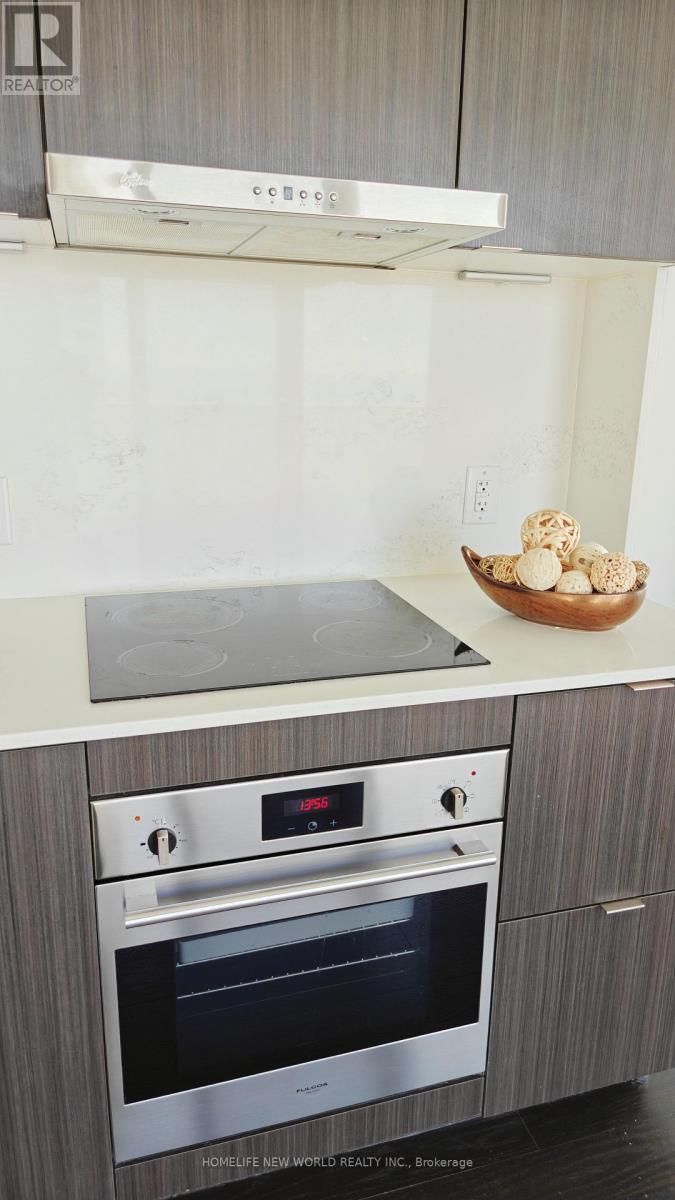 4810 - 88 Harbour Street, Toronto, ON - Indoor Photo Showing Kitchen