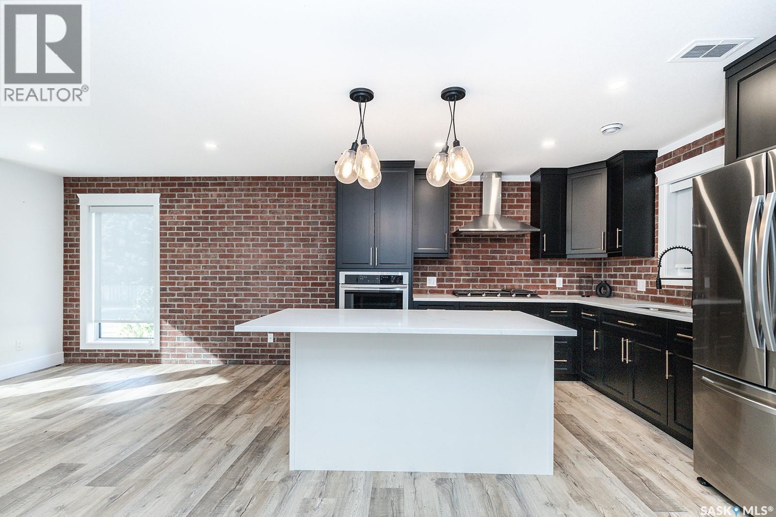 1001 Osler Street, Saskatoon, SK - Indoor Photo Showing Kitchen With Upgraded Kitchen
