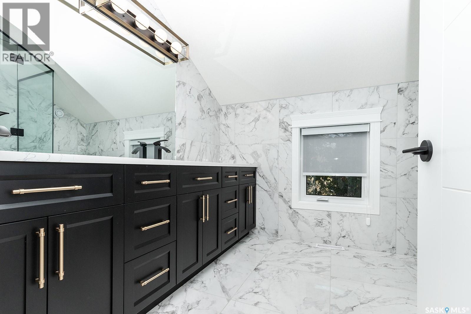 1001 Osler Street, Saskatoon, SK - Indoor