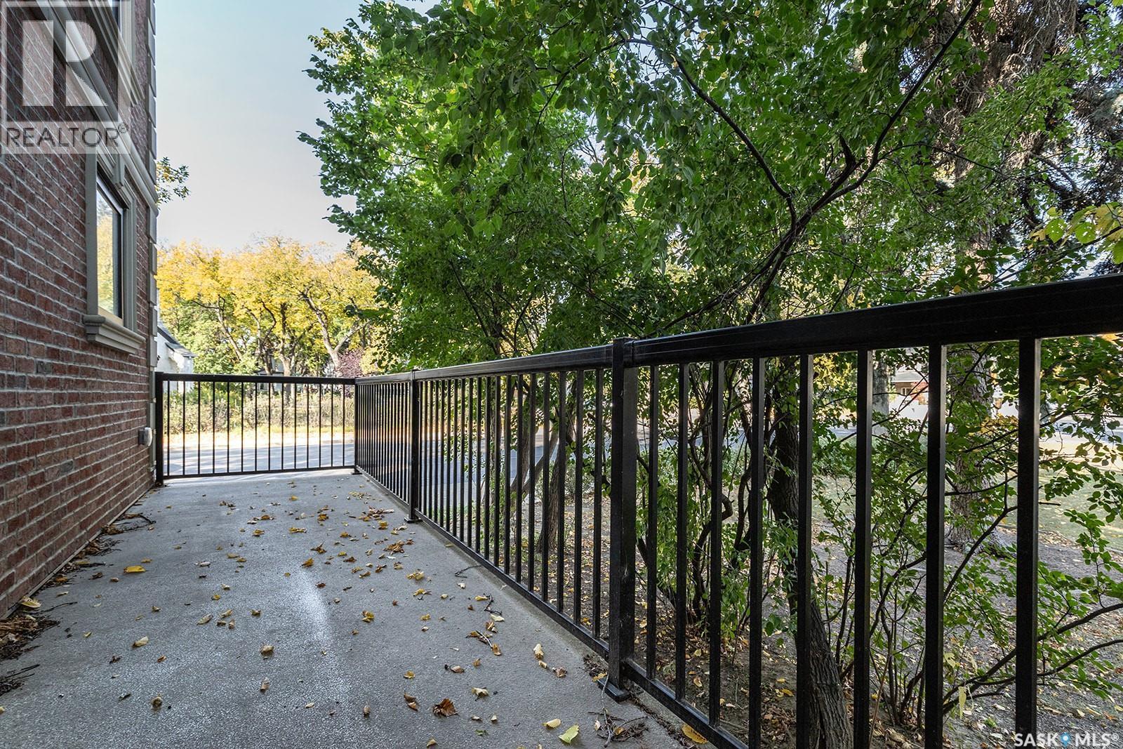 1001 Osler Street, Saskatoon, SK - Outdoor