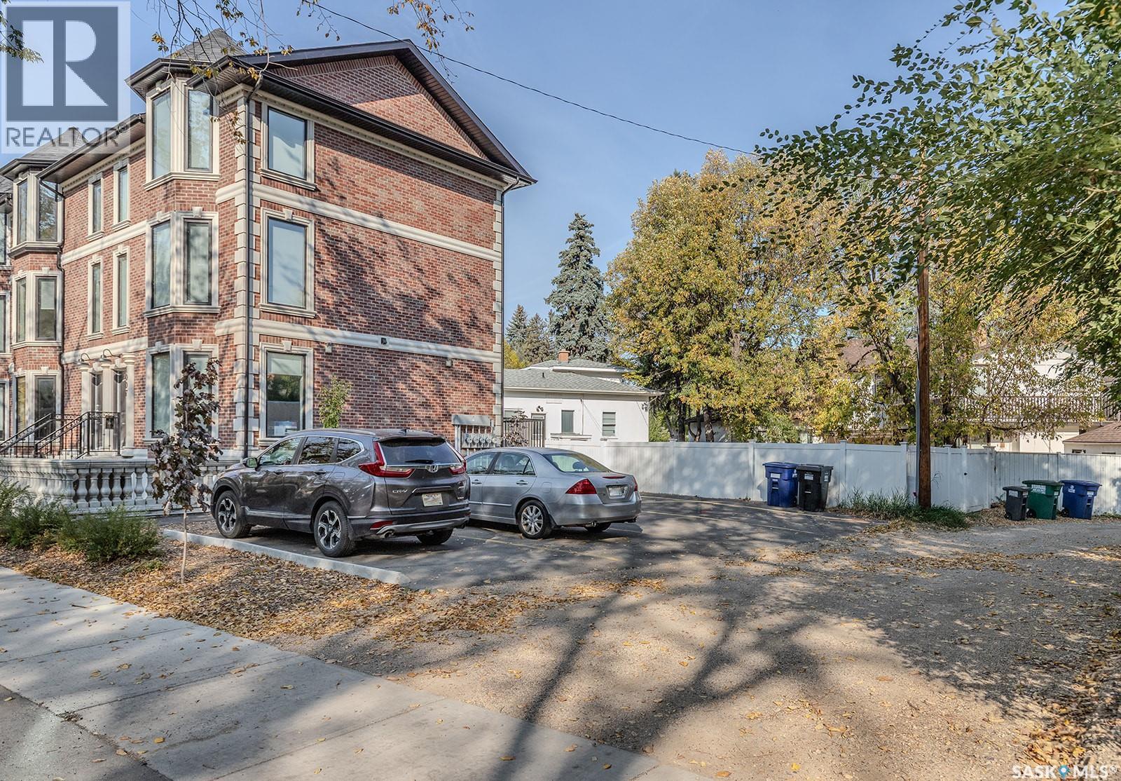 1001 Osler Street, Saskatoon, SK - Outdoor