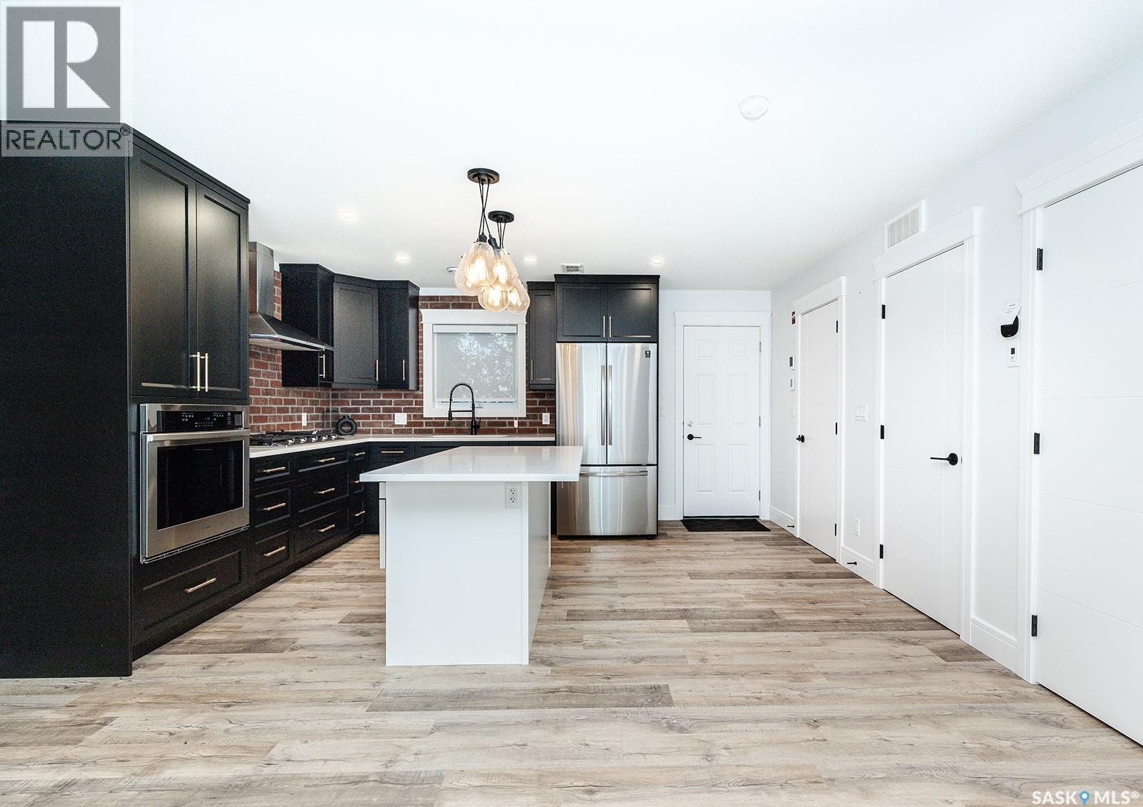 1001 Osler Street, Saskatoon, SK - Indoor Photo Showing Kitchen With Upgraded Kitchen