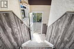 Separate side entrance to go to the basement -