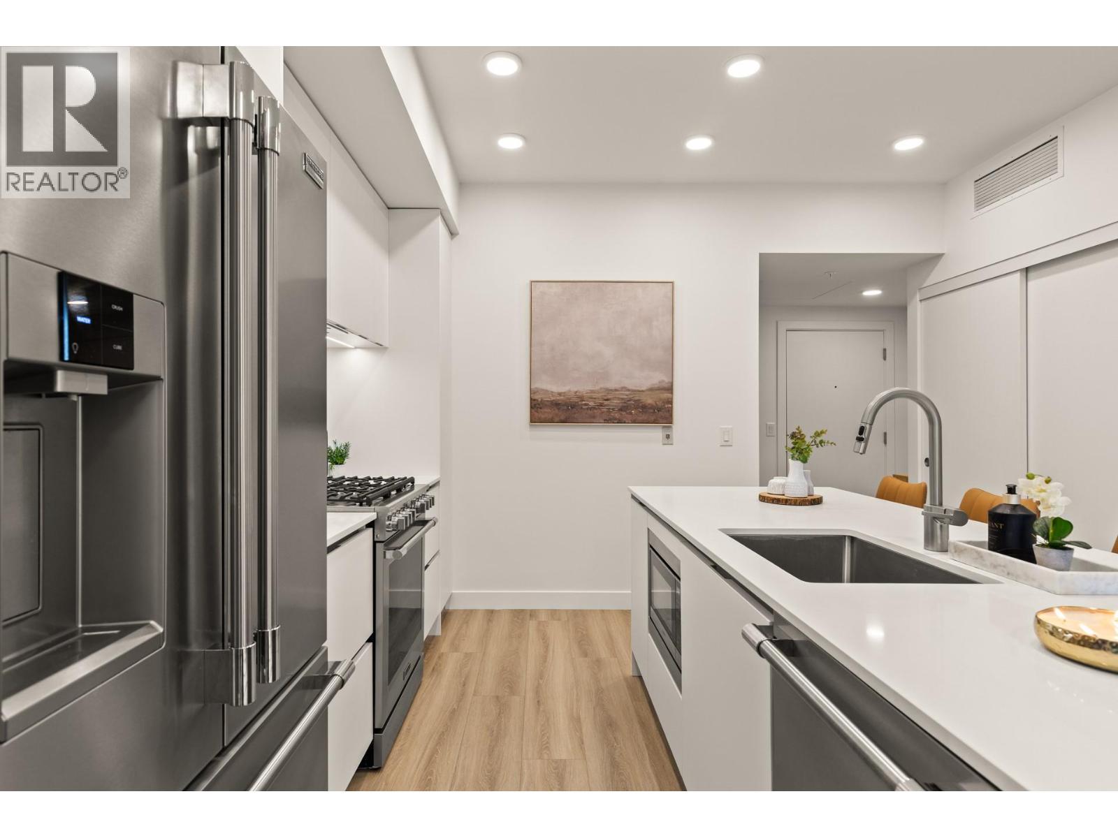 2780 Olalla Road Unit# 403, West Kelowna, BC - Indoor Photo Showing Kitchen With Stainless Steel Kitchen With Upgraded Kitchen