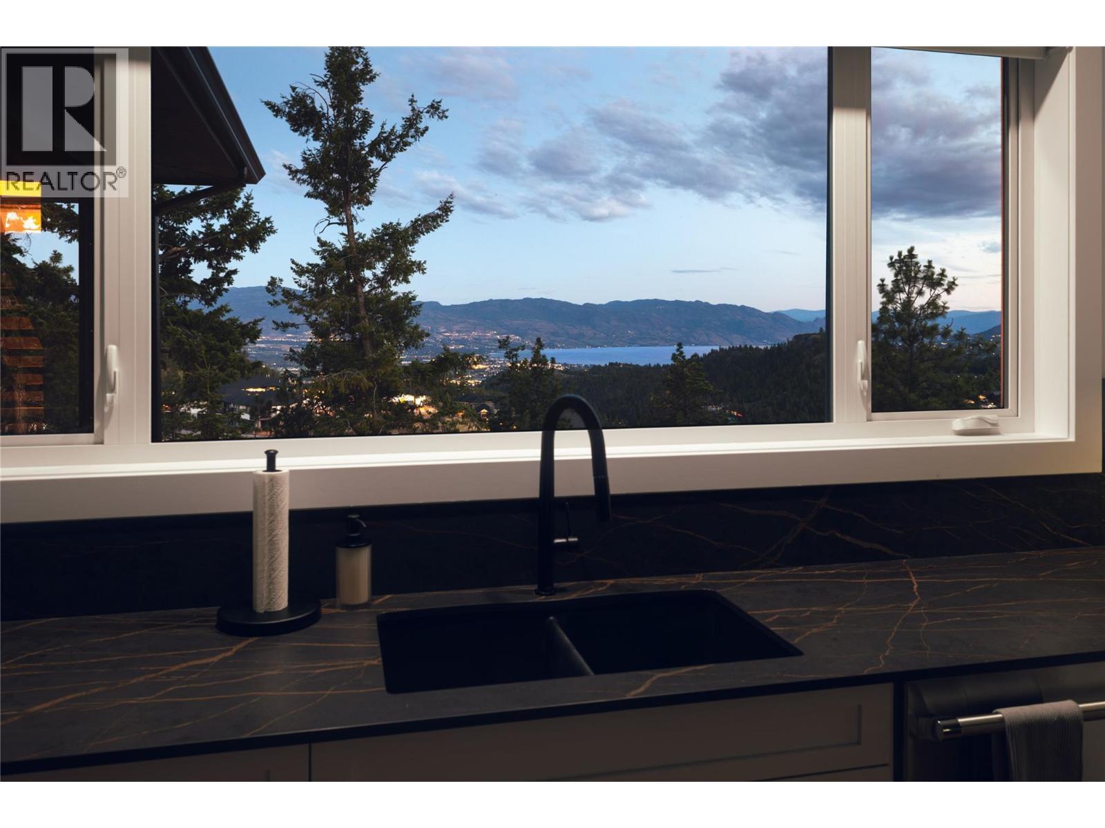 172 Skyland Drive, Kelowna, BC - With View