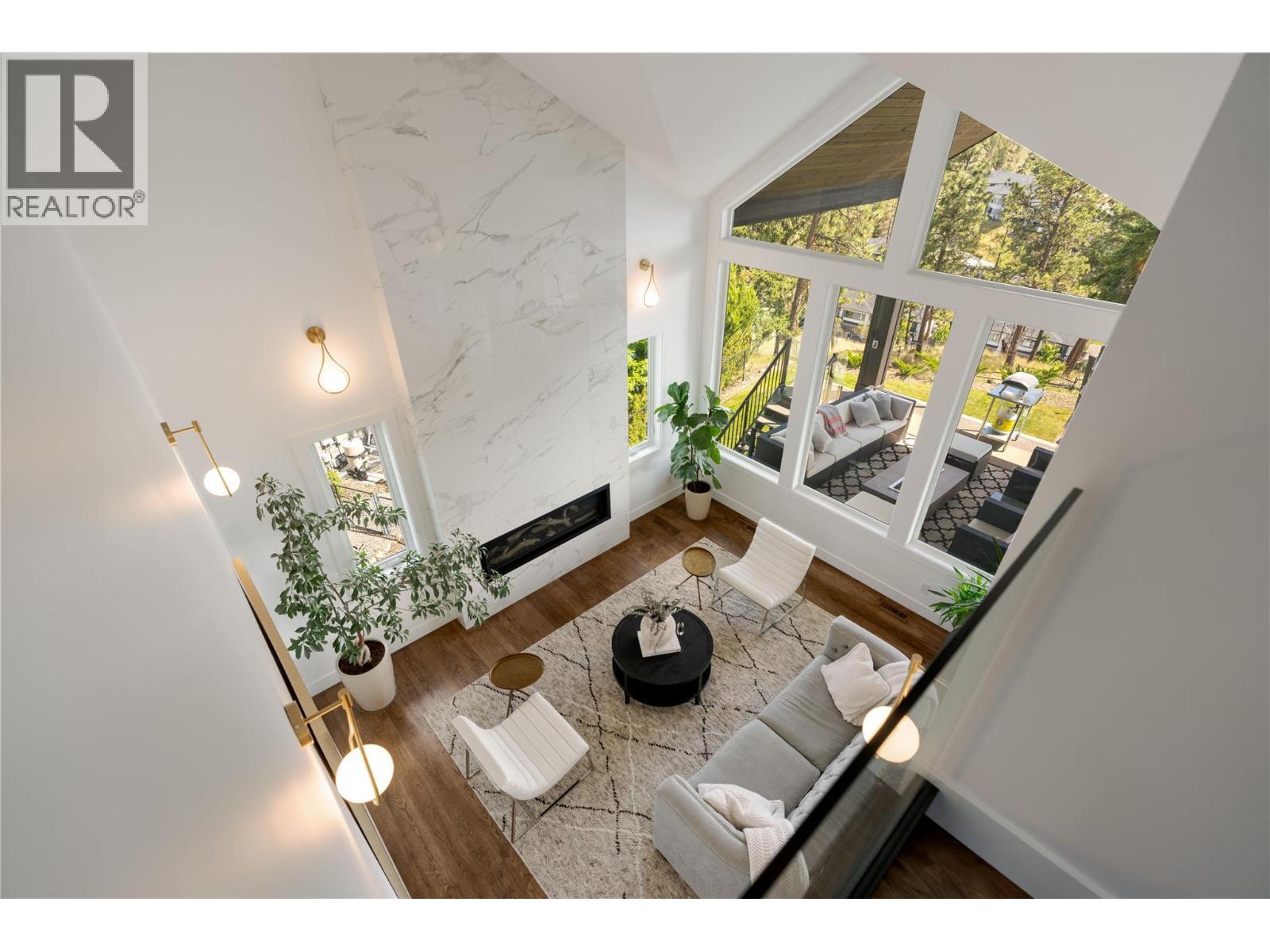 172 Skyland Drive, Kelowna, BC - Indoor Photo Showing Other Room