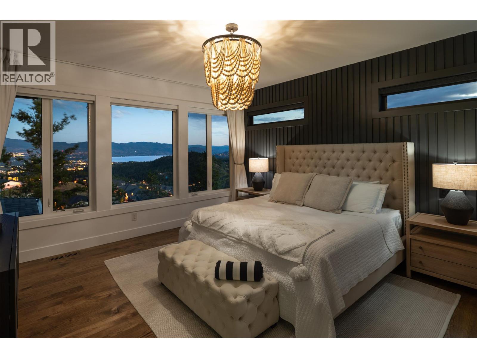 172 Skyland Drive, Kelowna, BC - Indoor Photo Showing Bedroom