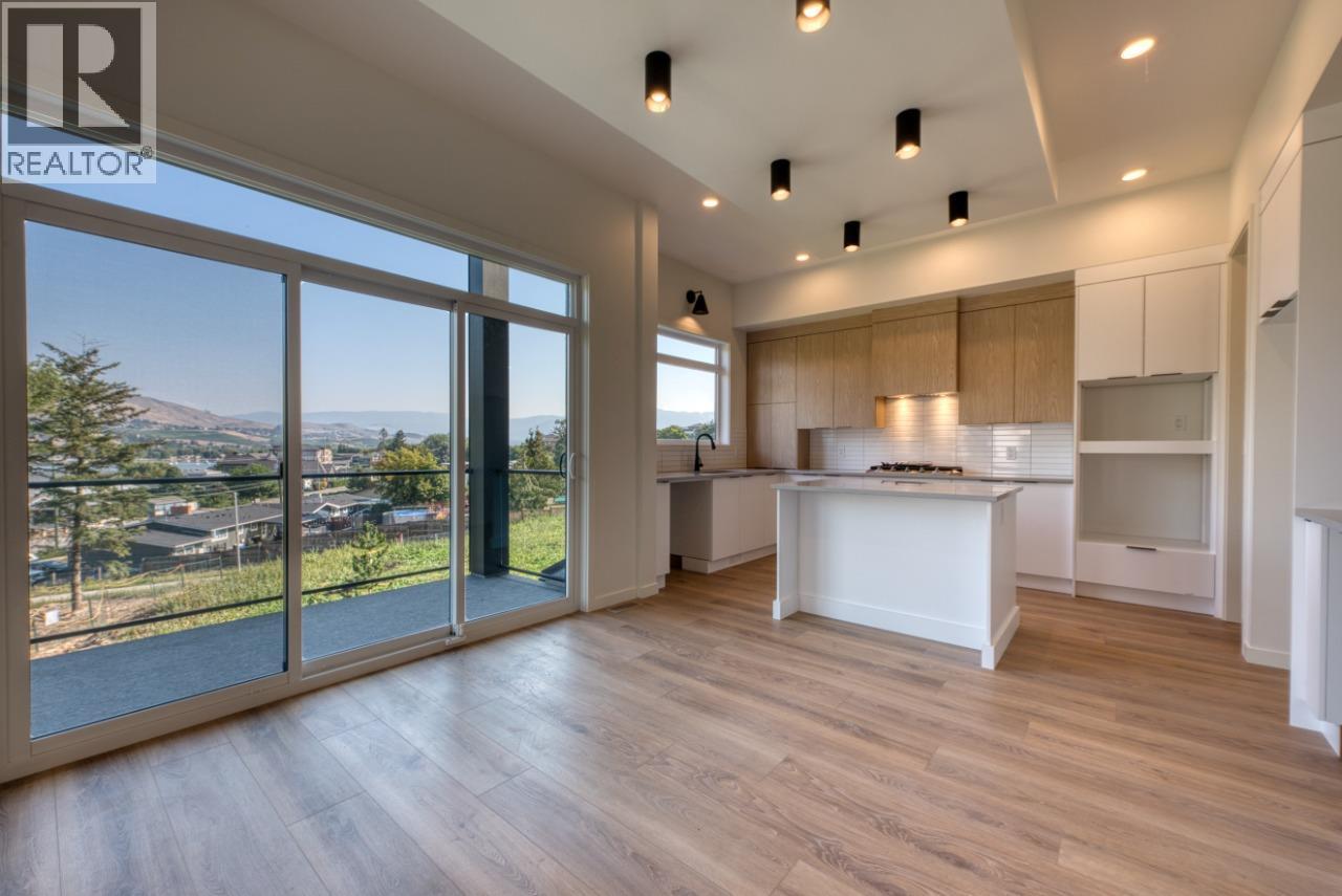 7599 Klinger Road Unit# 24, Vernon, BC - Indoor Photo Showing Kitchen With Upgraded Kitchen