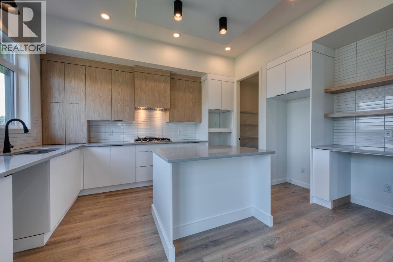 7599 Klinger Road Unit# 24, Vernon, BC - Indoor Photo Showing Kitchen With Upgraded Kitchen