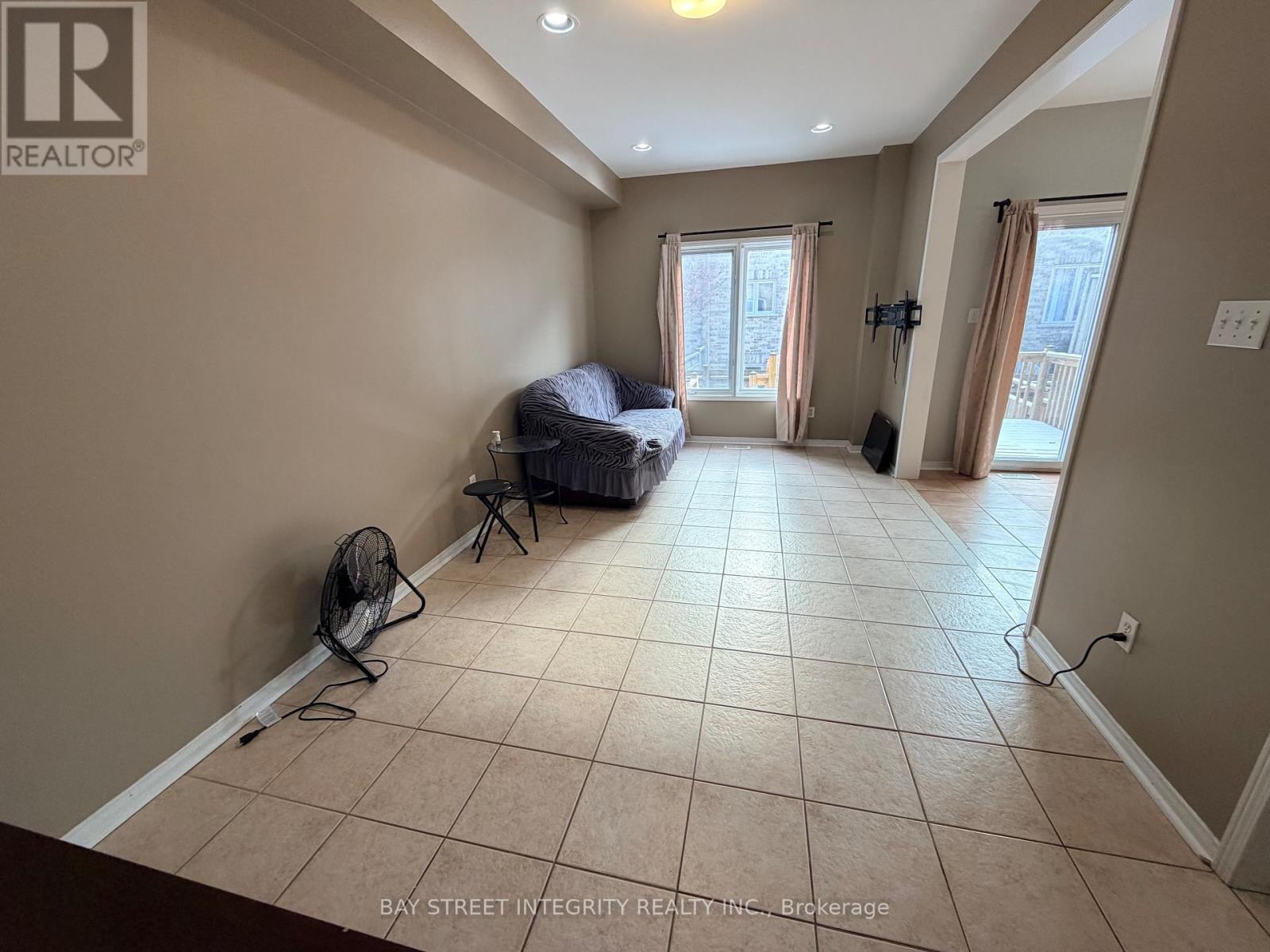 4 - 15 Pottery Place, Vaughan, ON - Indoor Photo Showing Other Room