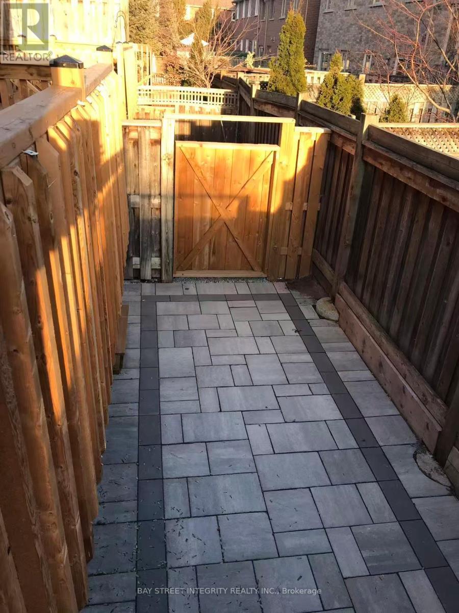 4 - 15 Pottery Place, Vaughan, ON -