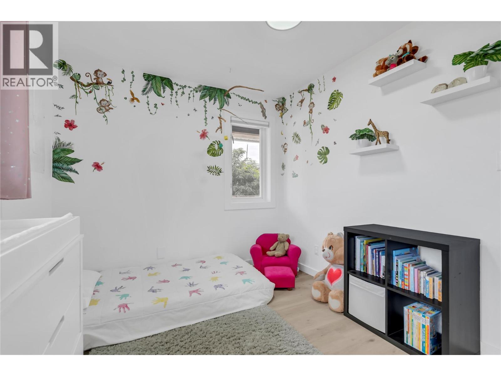 285 Westview Road, Kaleden, BC - Indoor Photo Showing Bedroom