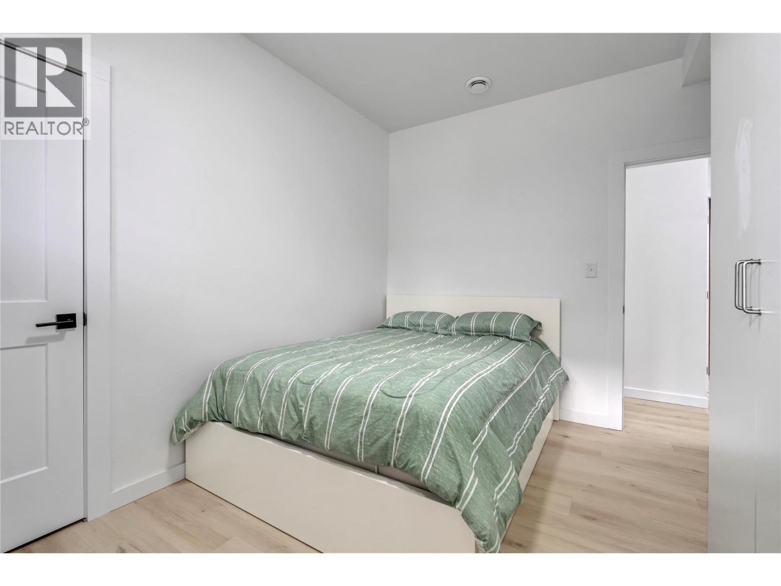 285 Westview Road, Kaleden, BC - Indoor Photo Showing Bedroom