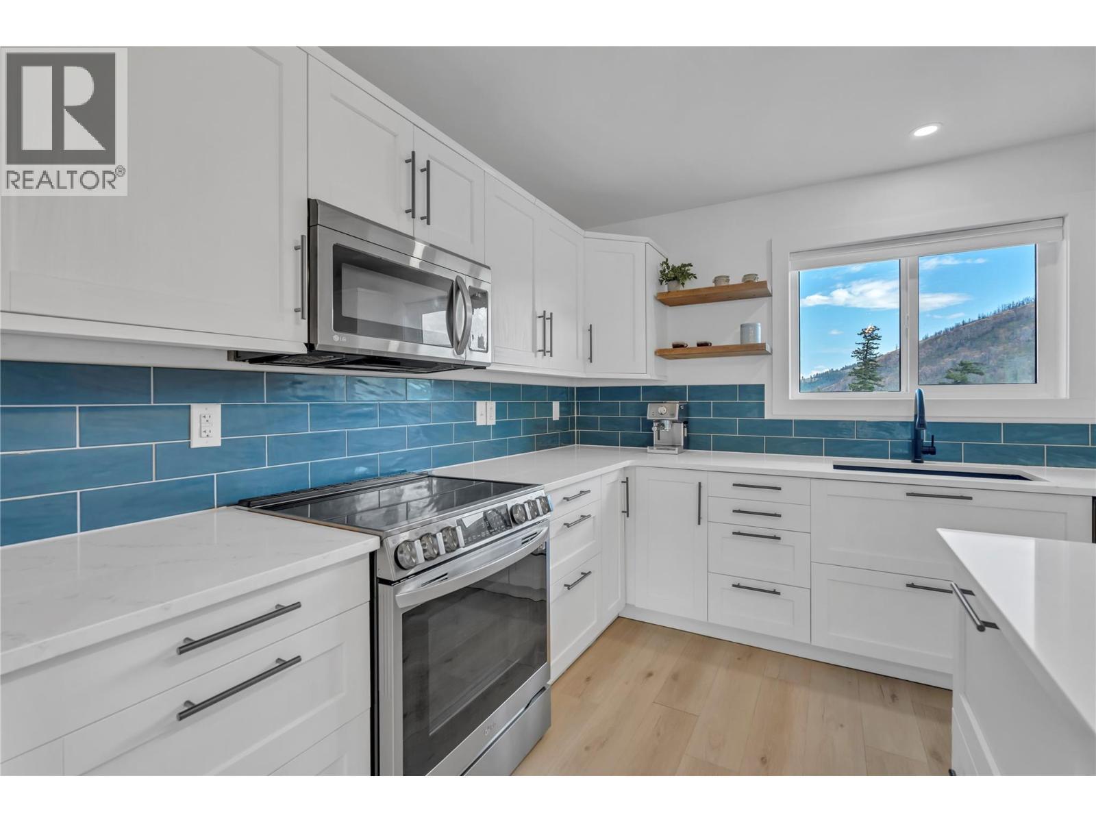 285 Westview Road, Kaleden, BC - Indoor Photo Showing Kitchen With Upgraded Kitchen