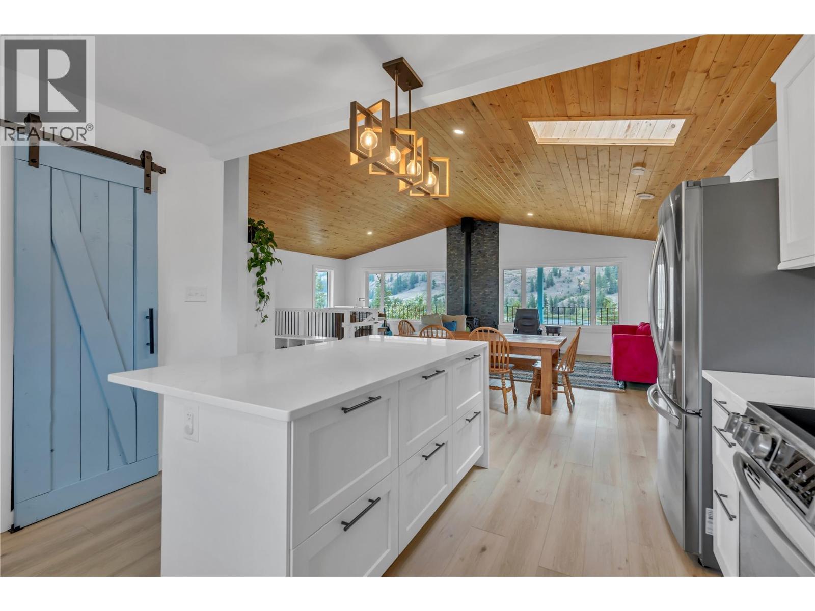 285 Westview Road, Kaleden, BC - Indoor Photo Showing Kitchen