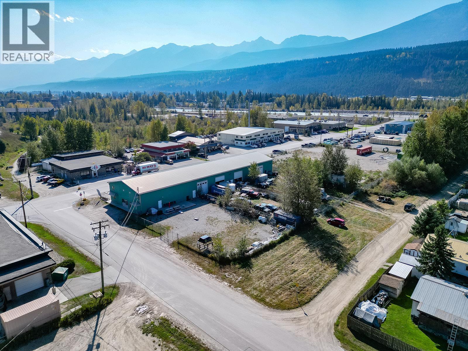 819 9Th Street N, Golden, BC