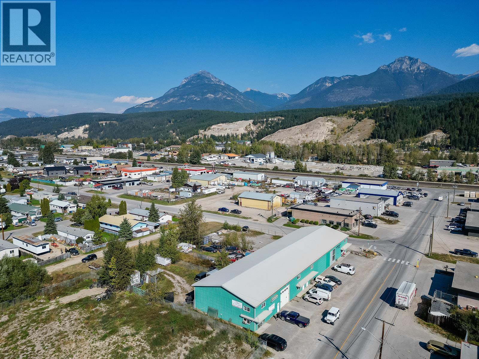 819 9Th Street N, Golden, BC