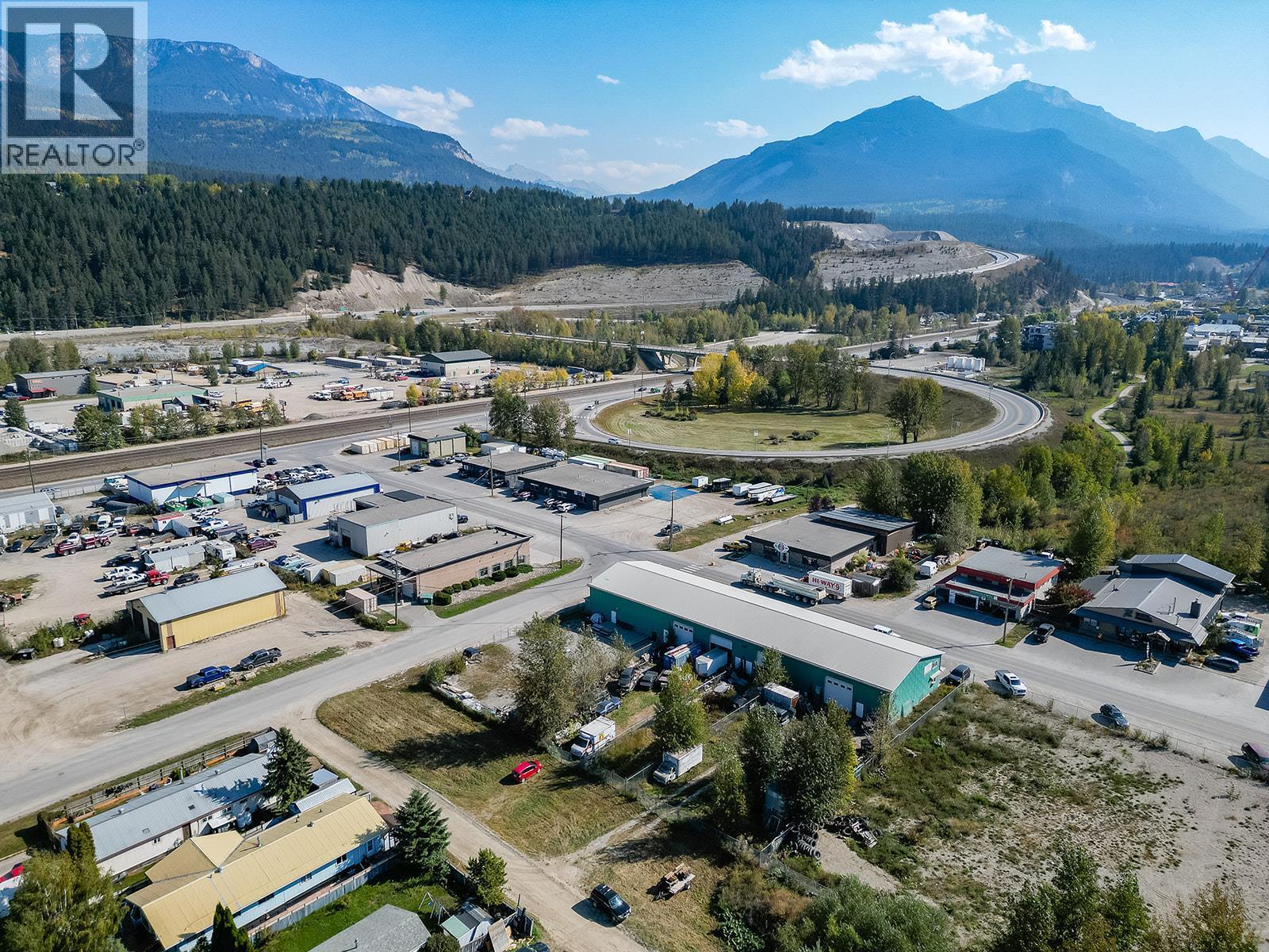 819 9Th Street N, Golden, BC