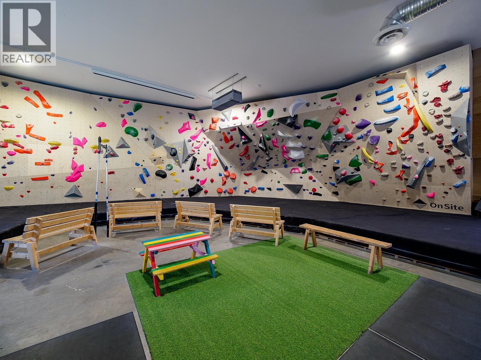 819 9Th Street N, Golden, BC