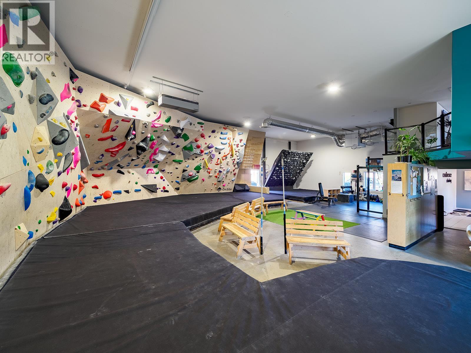 819 9Th Street N, Golden, BC