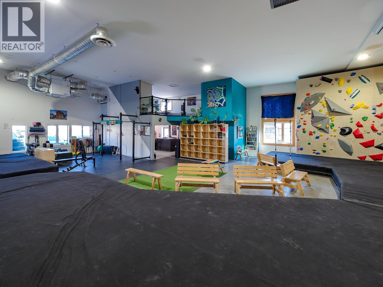 819 9Th Street N, Golden, BC