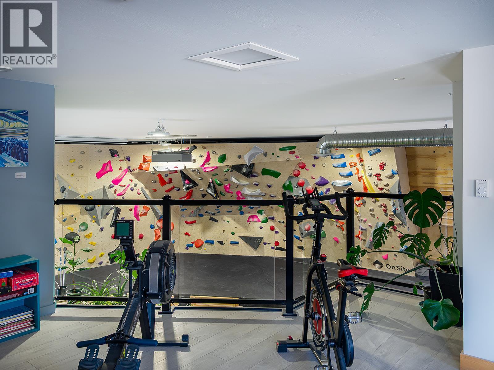 819 9Th Street N, Golden, BC