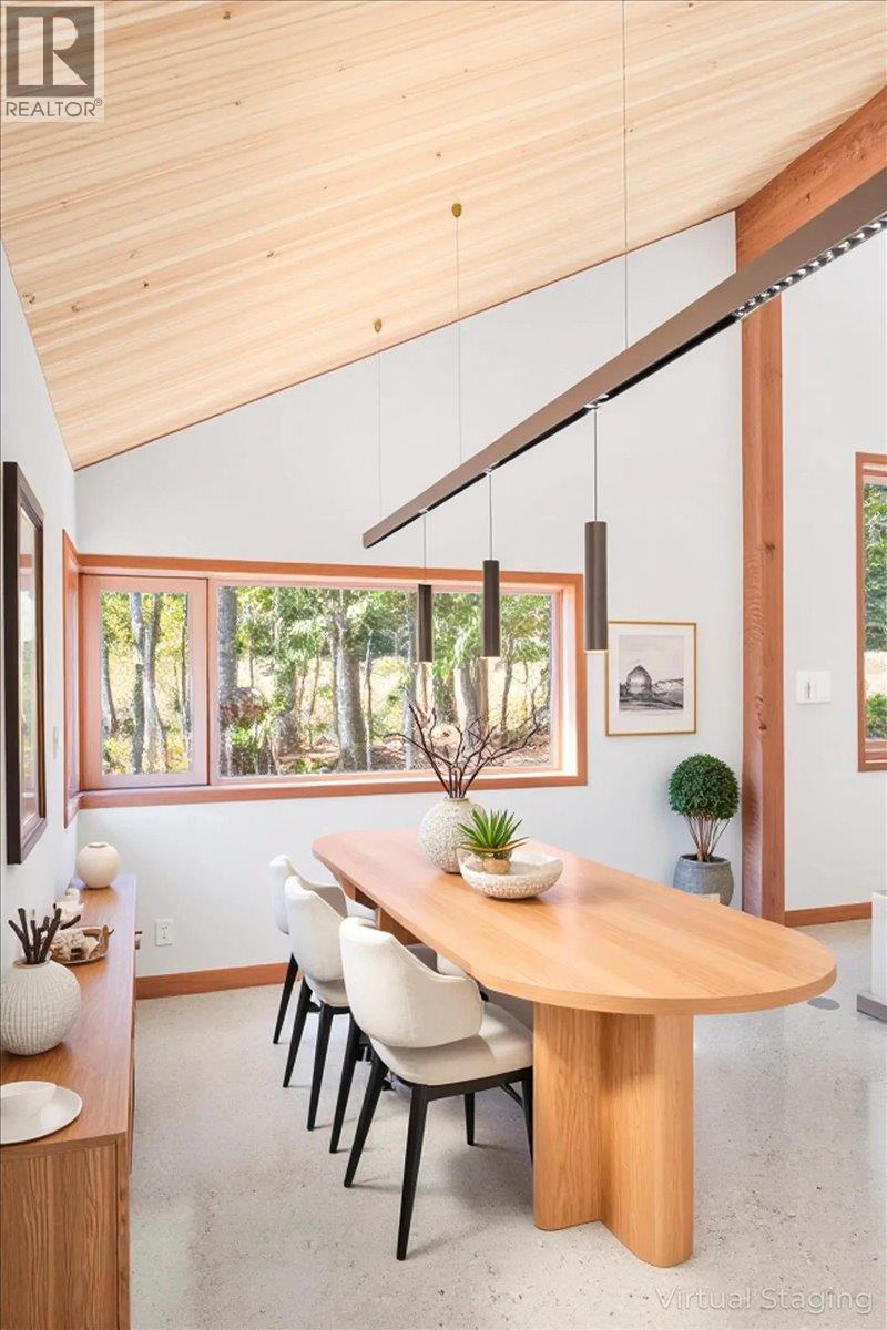 5538 Currie Bowl Way, Fernie, BC - Indoor Photo Showing Dining Room