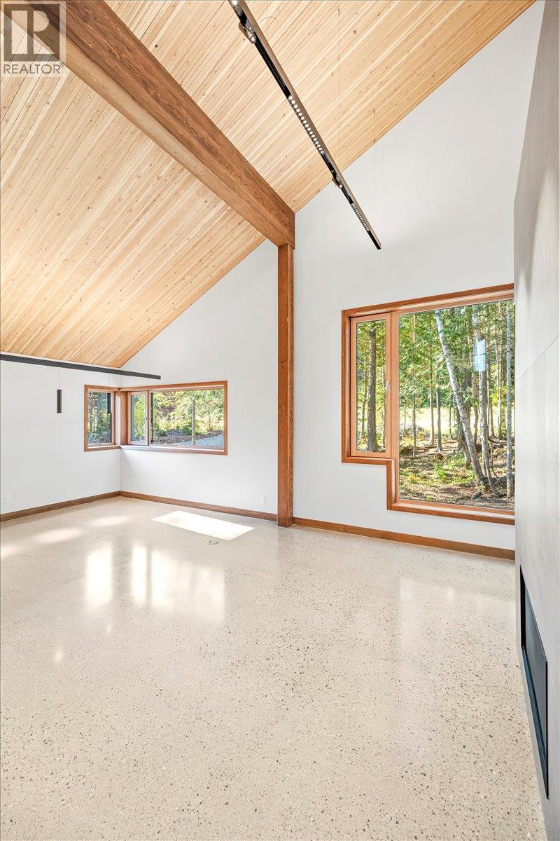 5538 Currie Bowl Way, Fernie, BC - Indoor Photo Showing Other Room