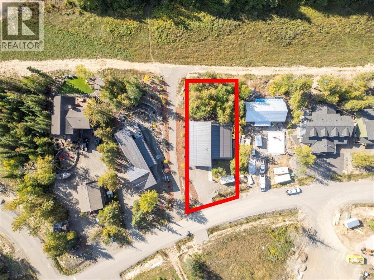 5538 Currie Bowl Way, Fernie, BC - Outdoor With View