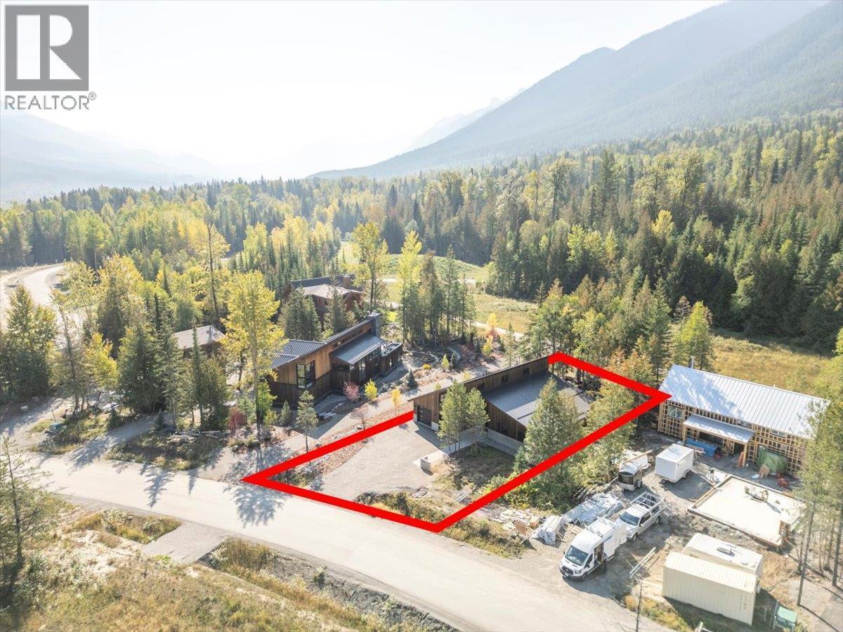 5538 Currie Bowl Way, Fernie, BC - Outdoor With View
