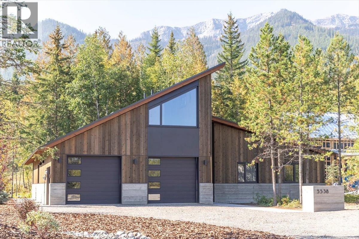 5538 Currie Bowl Way, Fernie, BC - Outdoor