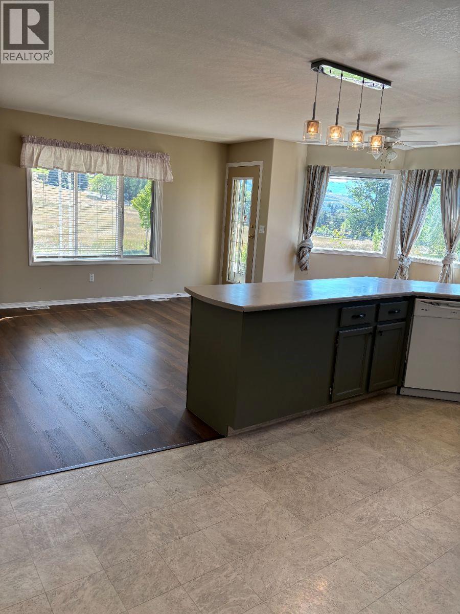 1001 30 Avenue Unit# 47, Vernon, BC - Indoor Photo Showing Kitchen