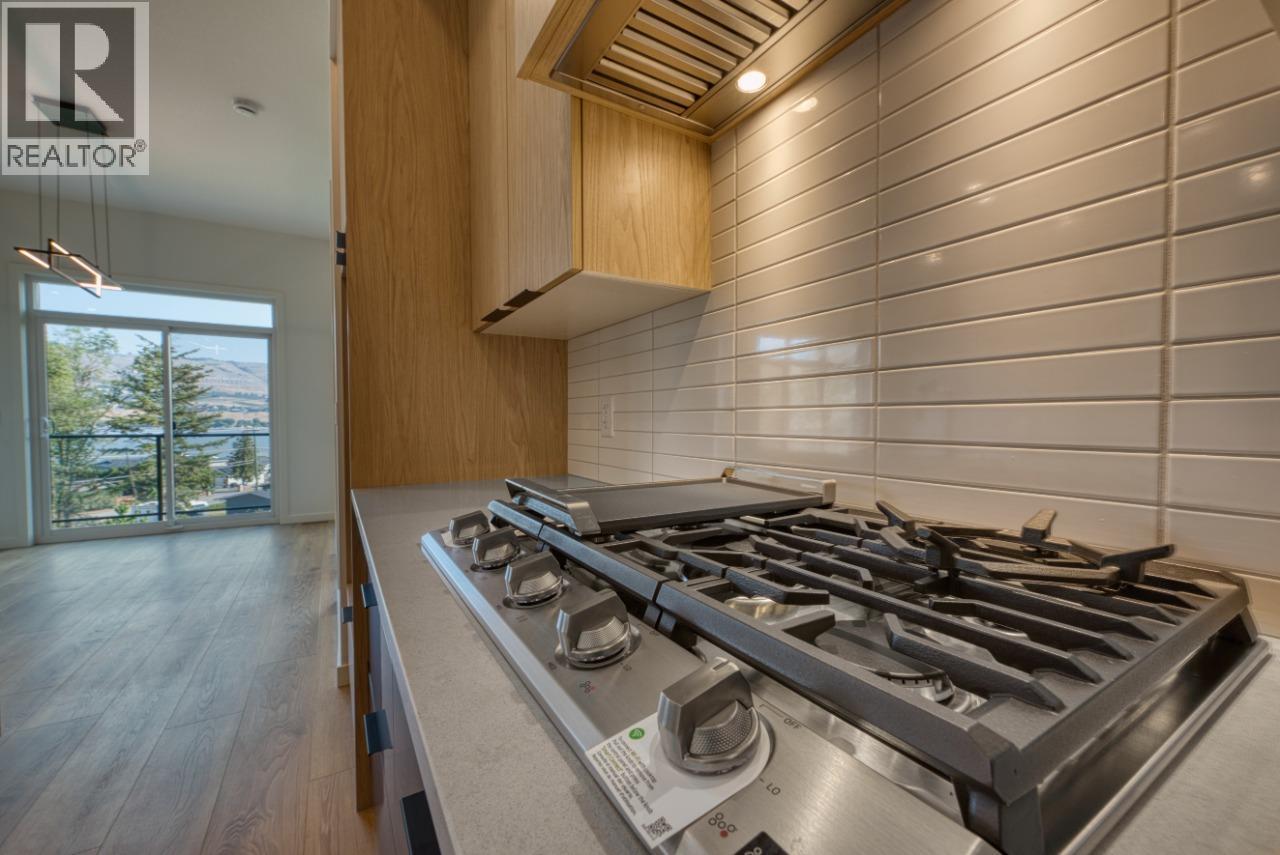 7599 Klinger Road Unit# 25, Vernon, BC - Indoor Photo Showing Kitchen