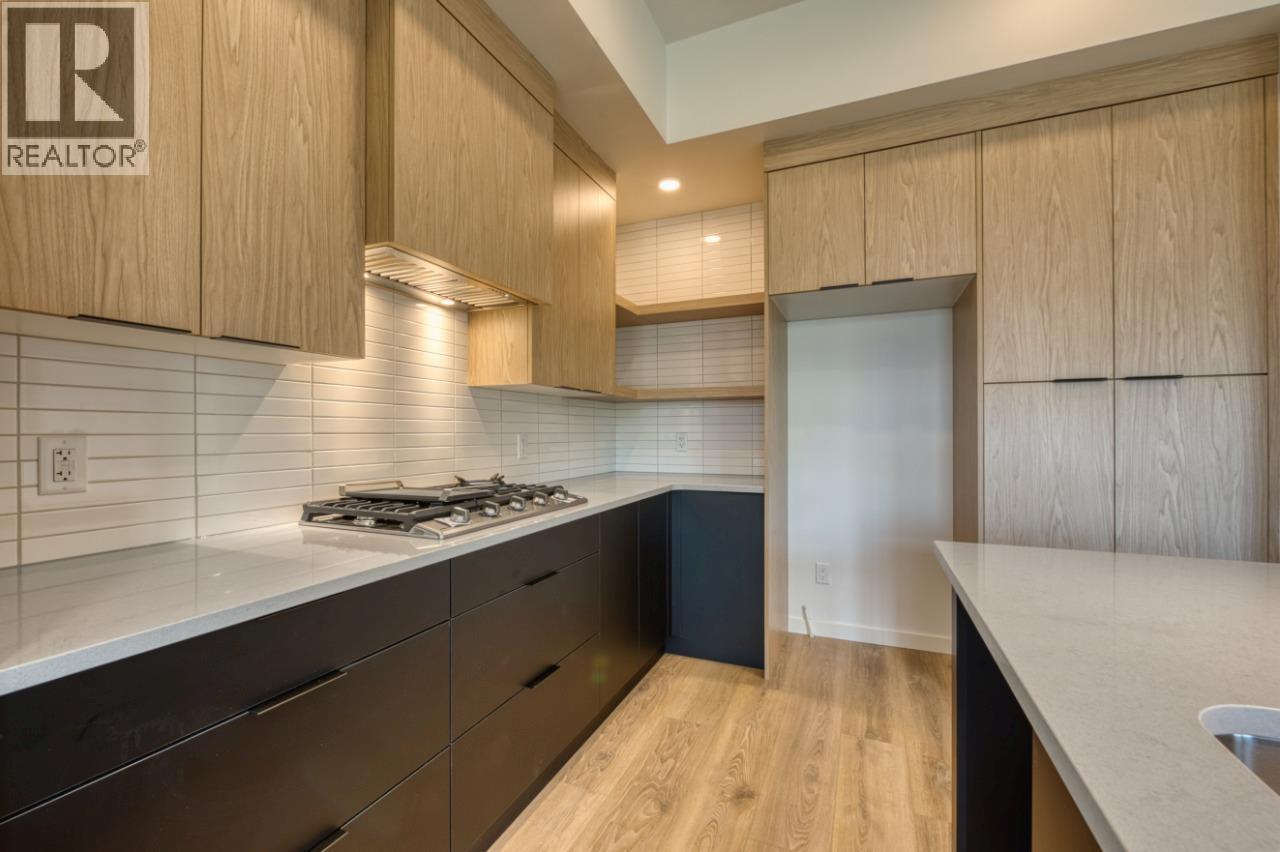 7599 Klinger Road Unit# 25, Vernon, BC - Indoor Photo Showing Kitchen With Upgraded Kitchen