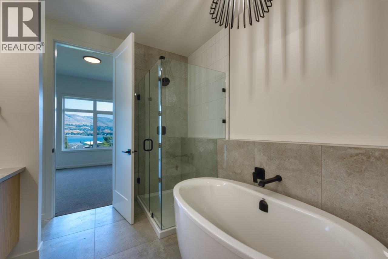7599 Klinger Road Unit# 25, Vernon, BC - Indoor Photo Showing Bathroom
