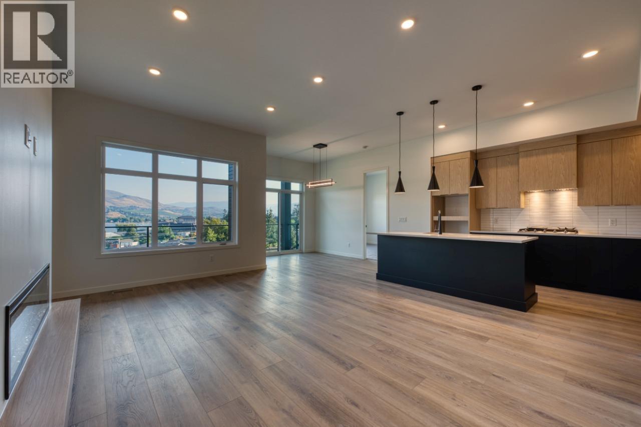 7599 Klinger Road Unit# 25, Vernon, BC - Indoor Photo Showing Kitchen With Upgraded Kitchen