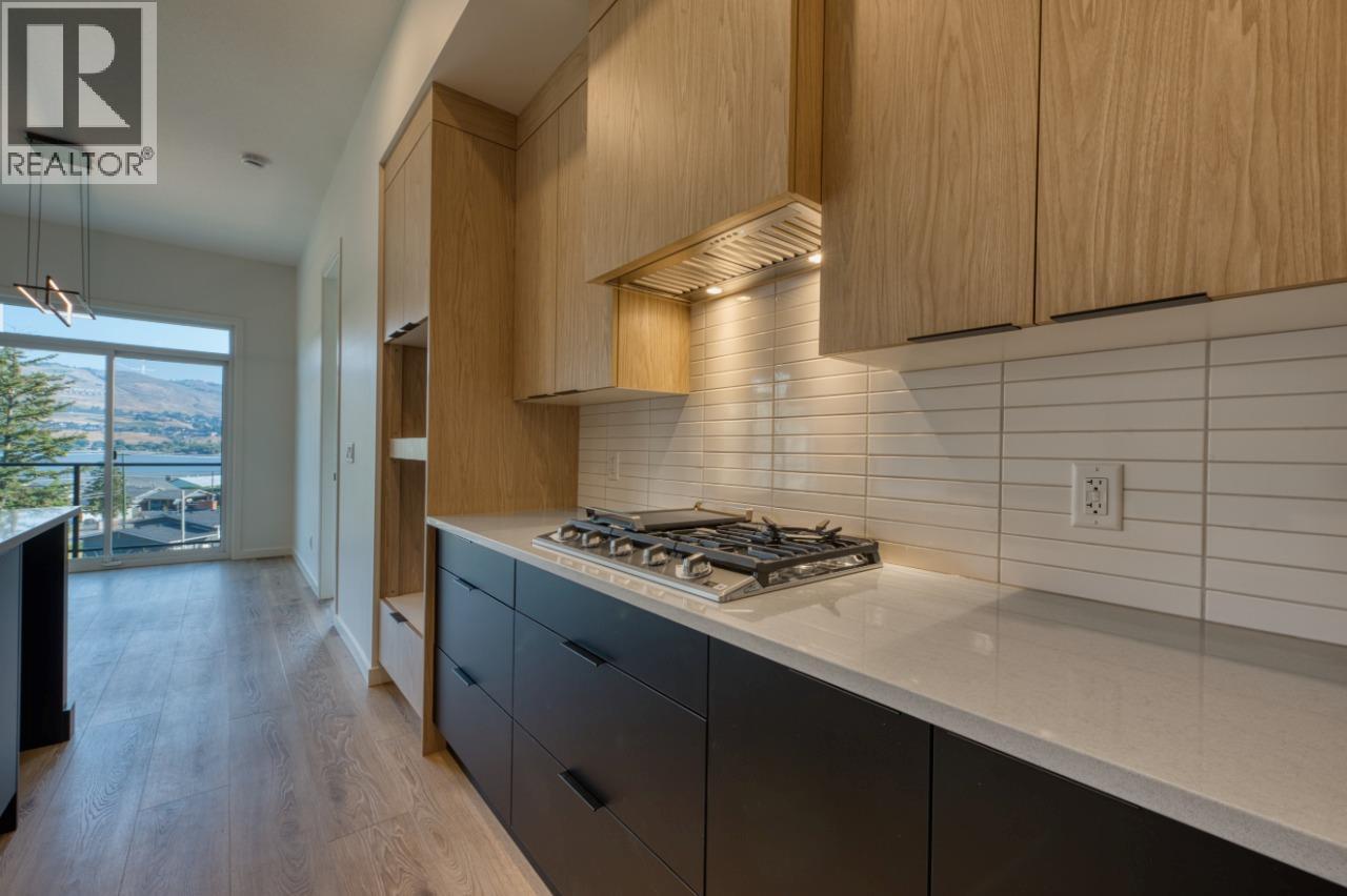 7599 Klinger Road Unit# 25, Vernon, BC - Indoor Photo Showing Kitchen With Upgraded Kitchen