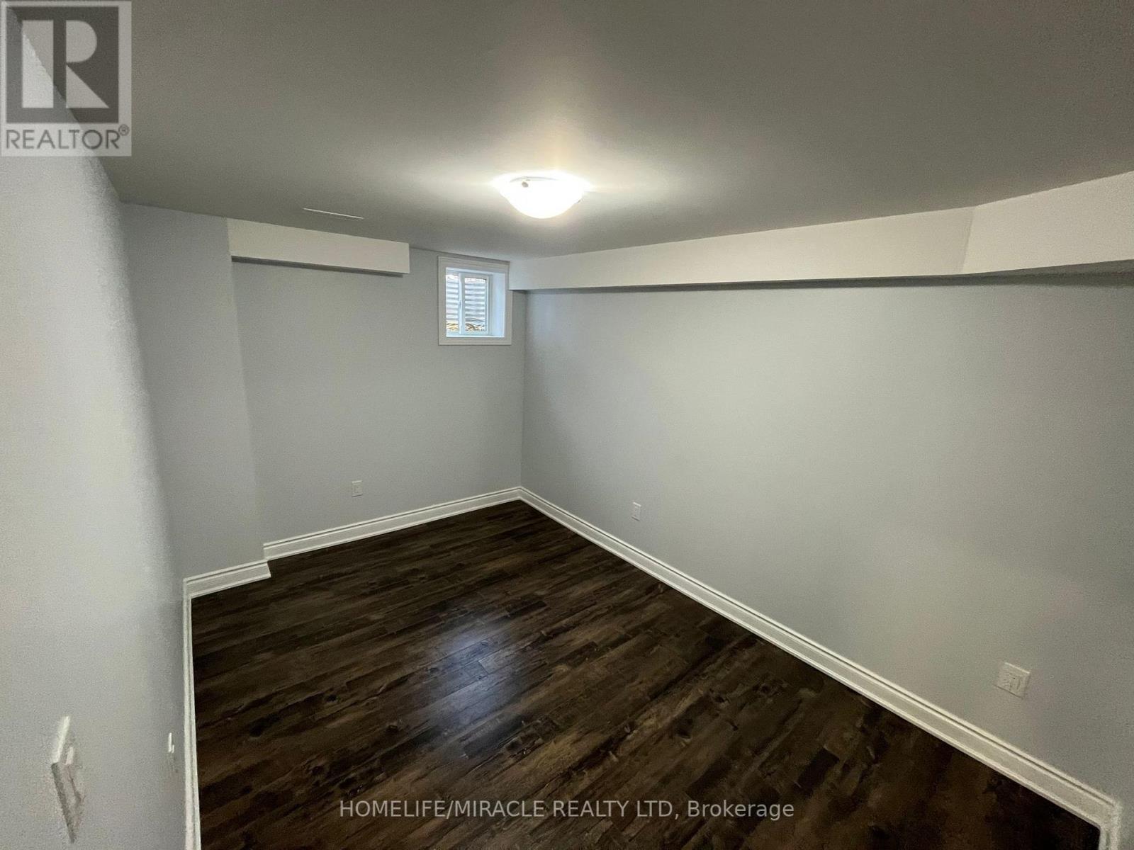 Bsmt - 9438 Credit View Road, Brampton, ON - Indoor Photo Showing Other Room