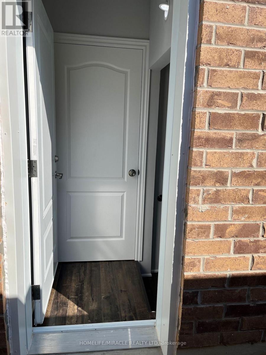 Bsmt - 9438 Credit View Road, Brampton, ON - Indoor Photo Showing Other Room