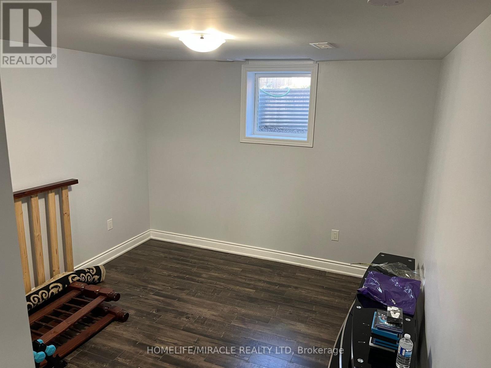 Bsmt - 9438 Credit View Road, Brampton, ON - Indoor Photo Showing Other Room