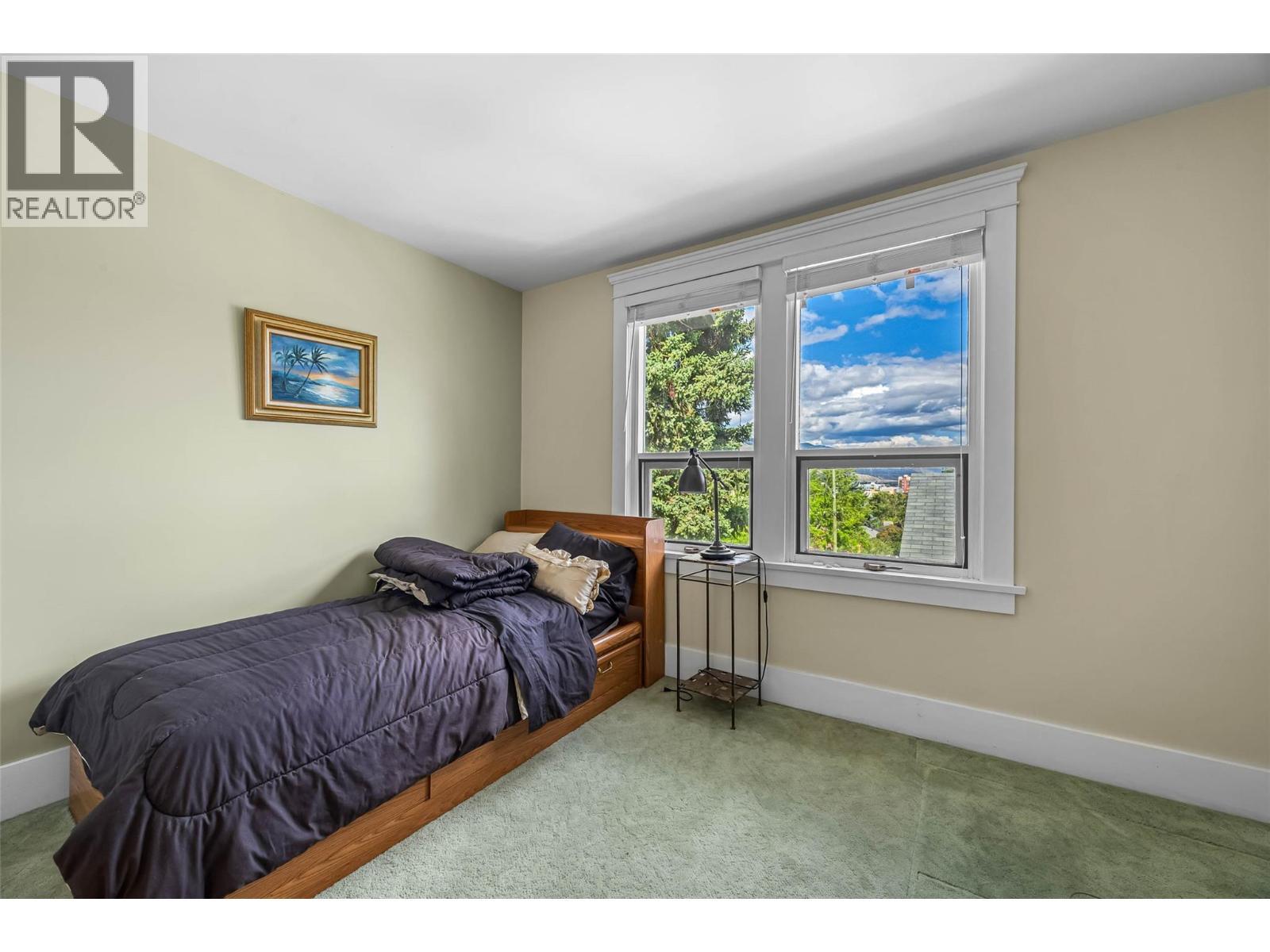 141 Connaught Road, Kamloops, BC - Indoor Photo Showing Bedroom