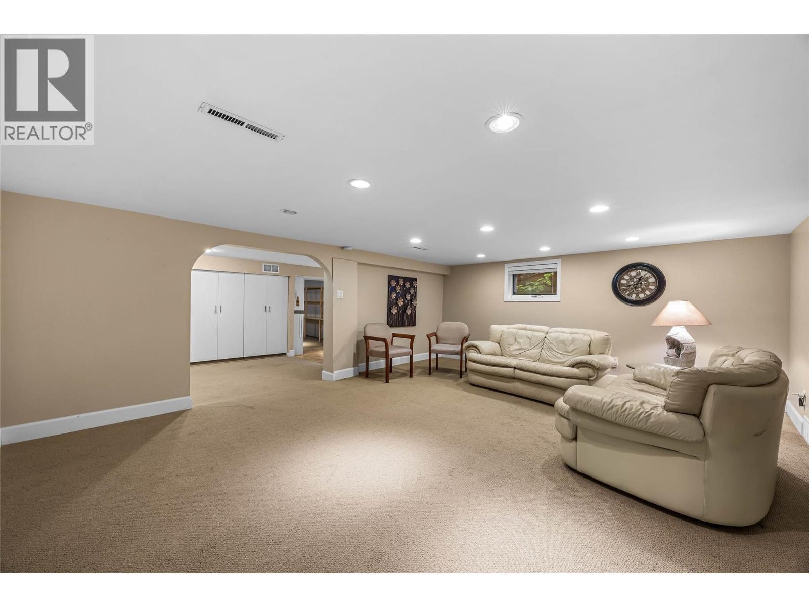 141 Connaught Road, Kamloops, BC - Indoor