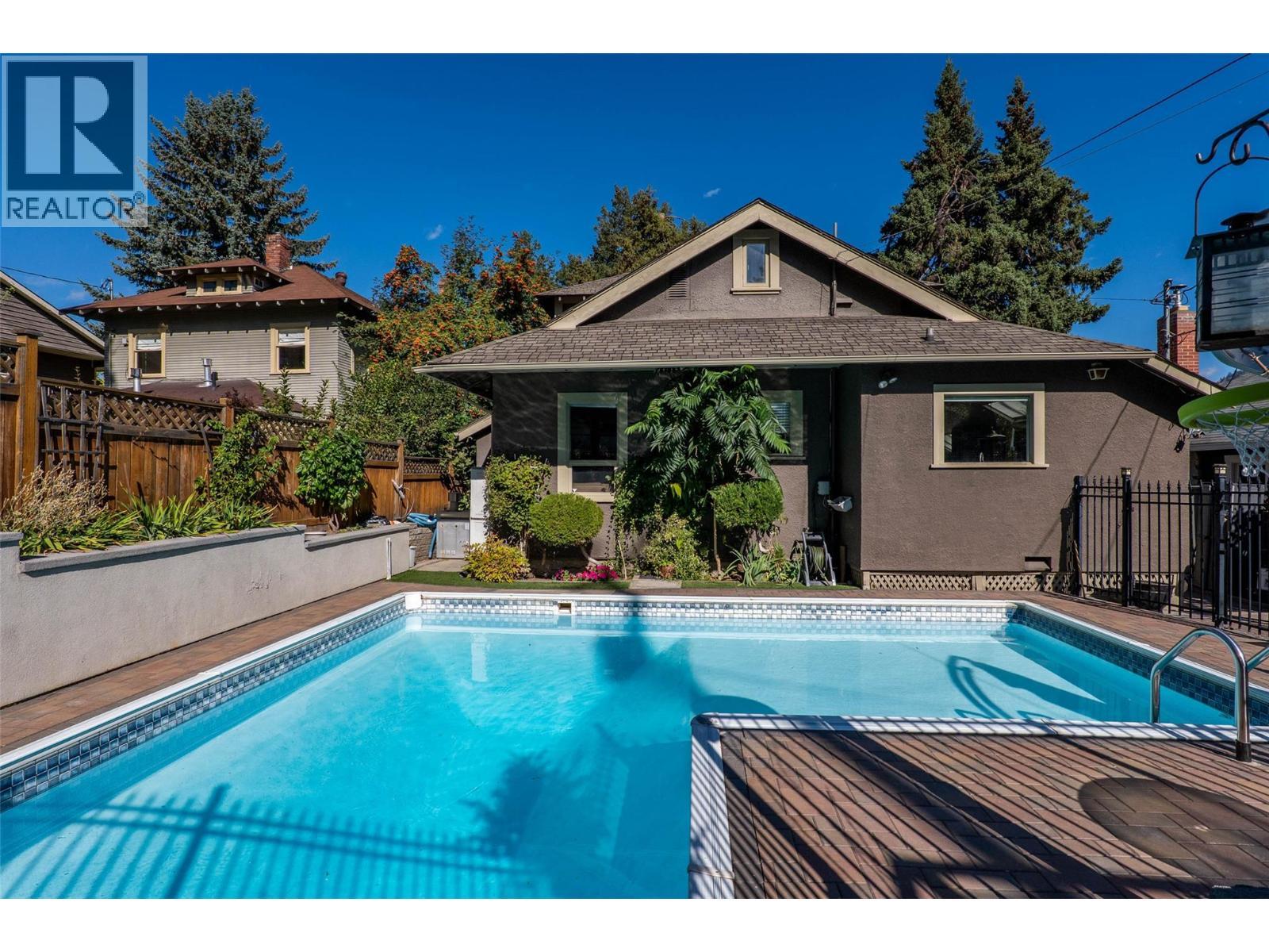 141 Connaught Road, Kamloops, BC - Outdoor With In Ground Pool