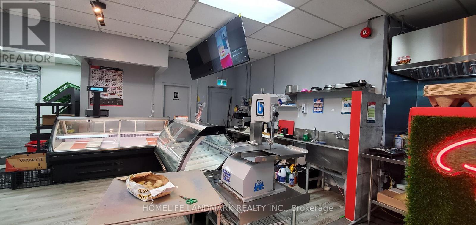 1 - 6710 Drummond Rd, Niagara Falls, ON