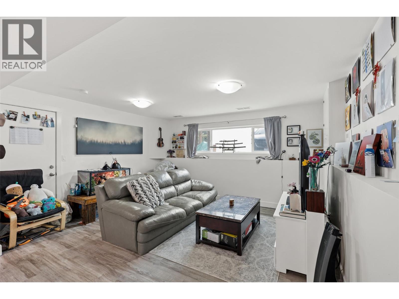 356 Mcgowan Avenue, Kamloops, BC - Indoor