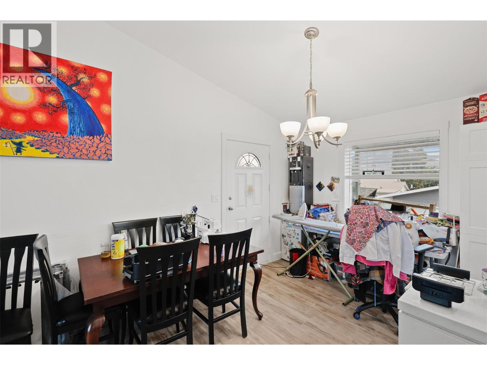 356 Mcgowan Avenue, Kamloops, BC - Indoor Photo Showing Dining Room