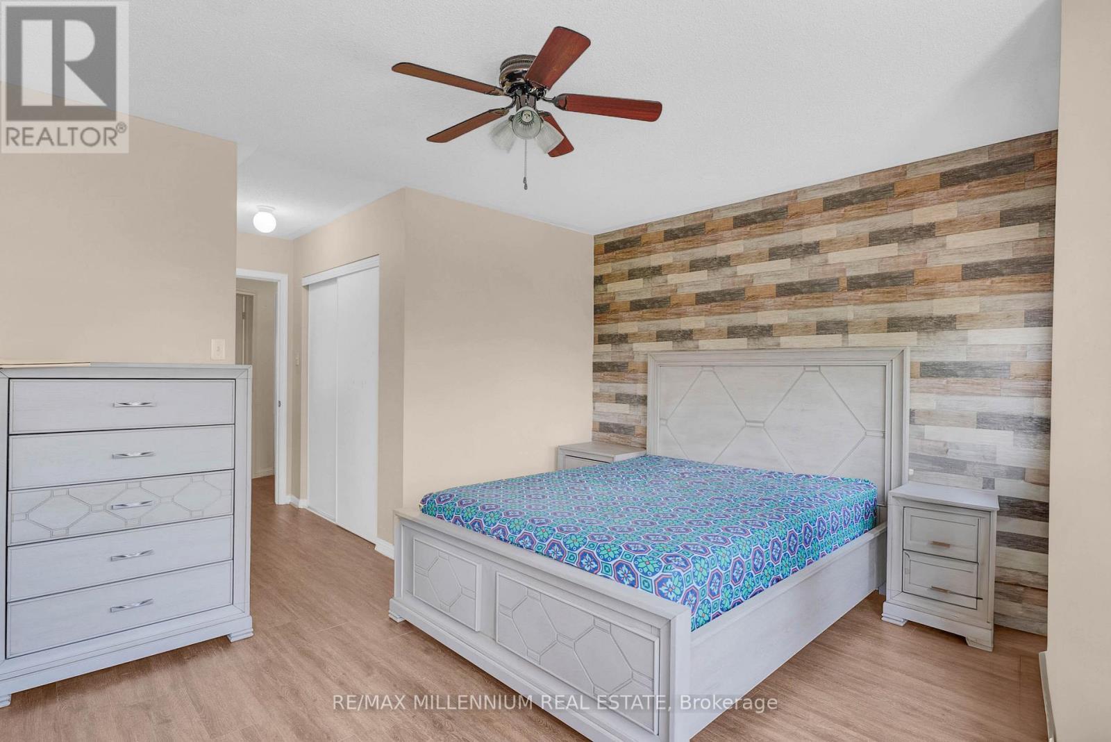 10 Mainland Crescent E, Vaughan, ON - Indoor Photo Showing Bedroom