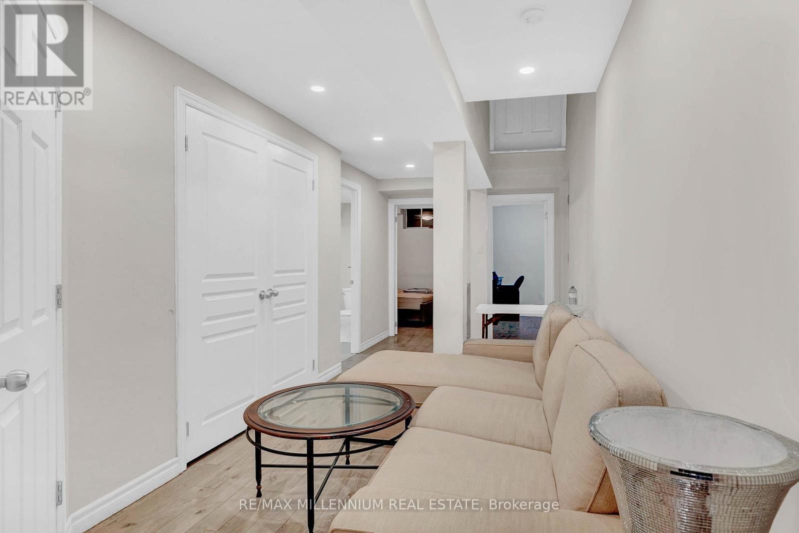 10 Mainland Crescent E, Vaughan, ON - Indoor Photo Showing Other Room